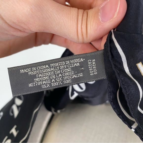 Vtg Echo 1999 2000 2001 Y2K Design Silk Scarf 21" x 21 1/2" Square Black White* - Picture 5 of 10